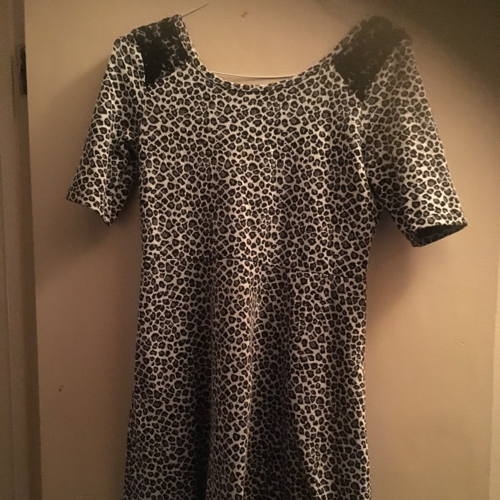 Mother and daughter dresses leopard print